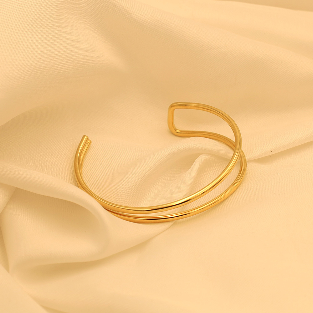 Real Gold Plated Solid Color 304 Stainless Steel Elegant Lady Waterproof Non Tarnish Titanium Steel Bangle
