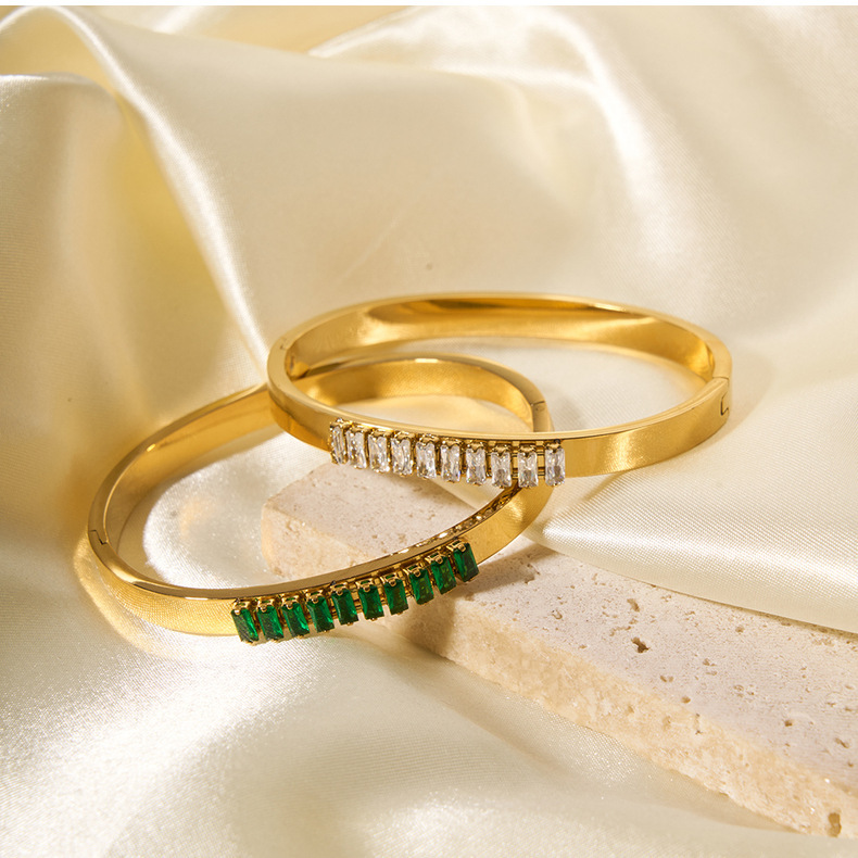 304 Stainless Steel Round PVD Coated Artificial Rhinestones 18K Real Gold Plated Simple Style Classic Style Roman Style Inlay Bangle