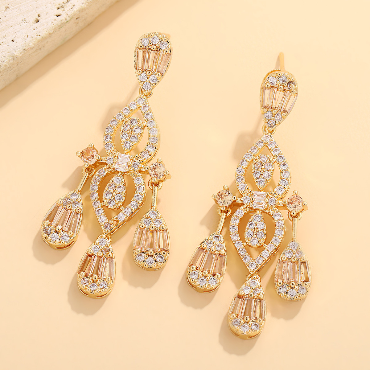 Vintage Earrings Women's High-end Sense Copper Zirconium Earrings Dinner Dress High-end Accessories  Light Luxury Jewelry Wholesale