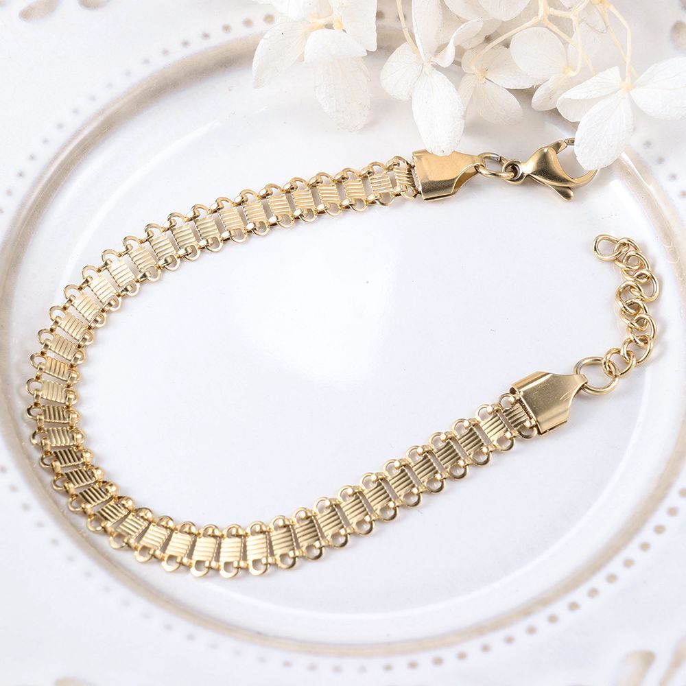 PVD Coated 18K Gold Plated Solid Color 201 Stainless Steel Simple Style Classic Style Waterproof Non Tarnish 201 Stainless Steel Bracelets