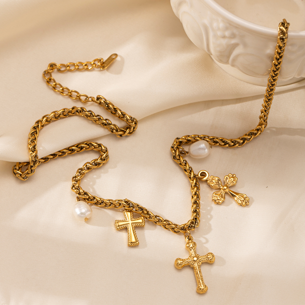 Elegant Stainless Steel Titanium Necklace Non-fading Cross Heart Pendant Jewelry  Style Fashion Accessories