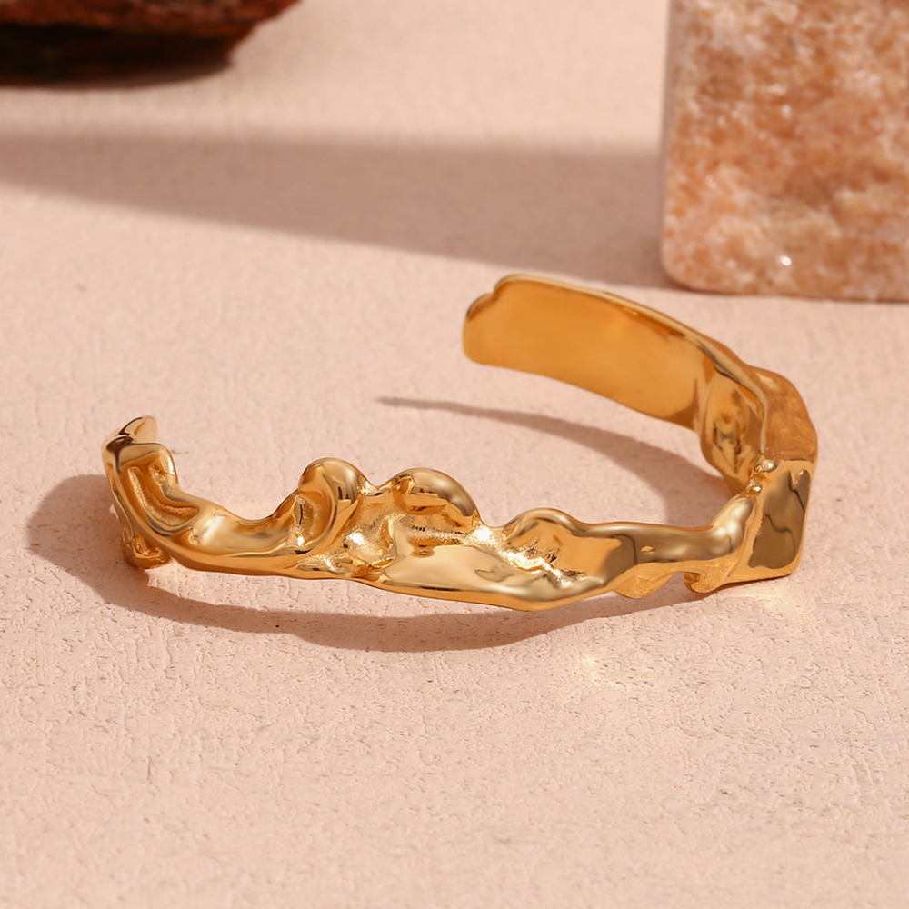 PVD Coated Real Gold Plated 18K Irregular Waves 304 Stainless Steel Basic Simple Style Classic Waterproof Non Tarnish Bangle