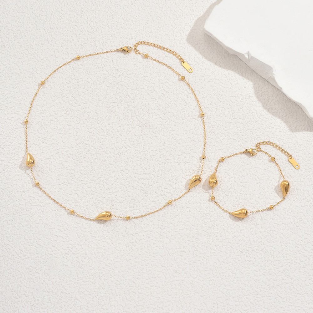 Fashionable Stainless Steel Necklace Bracelet Set For Women Geometric Pattern 18K Gold Plated Jewelry Accessories Suitable For Daily Wear And Parties