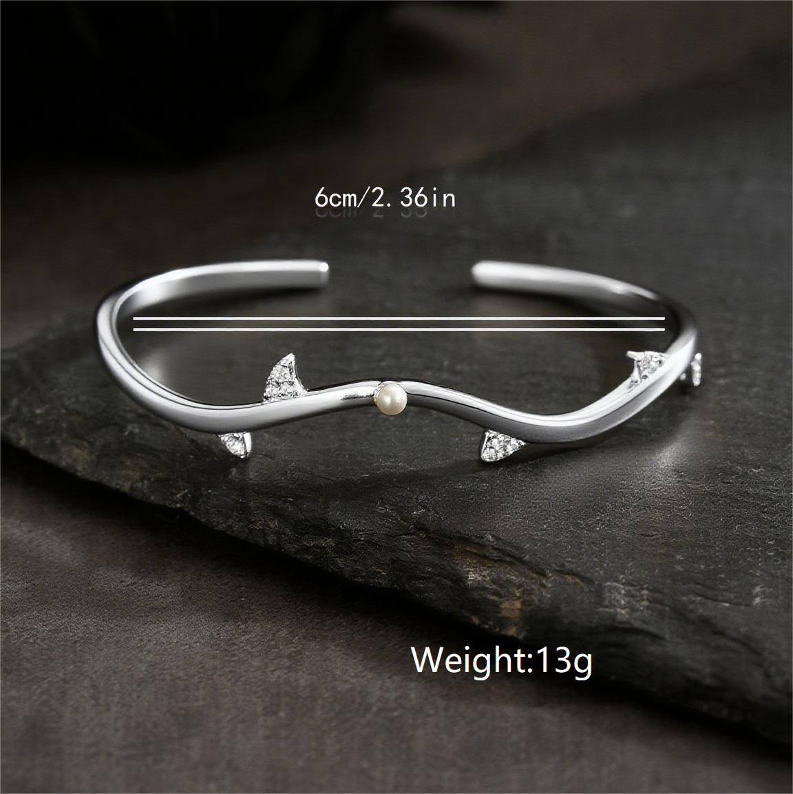 1 Piece Light Luxury Natural Style Leaf-Shaped Women's Open Bracelet With Zirconia Embellishments Suitable For Daily Commuting Jewelry