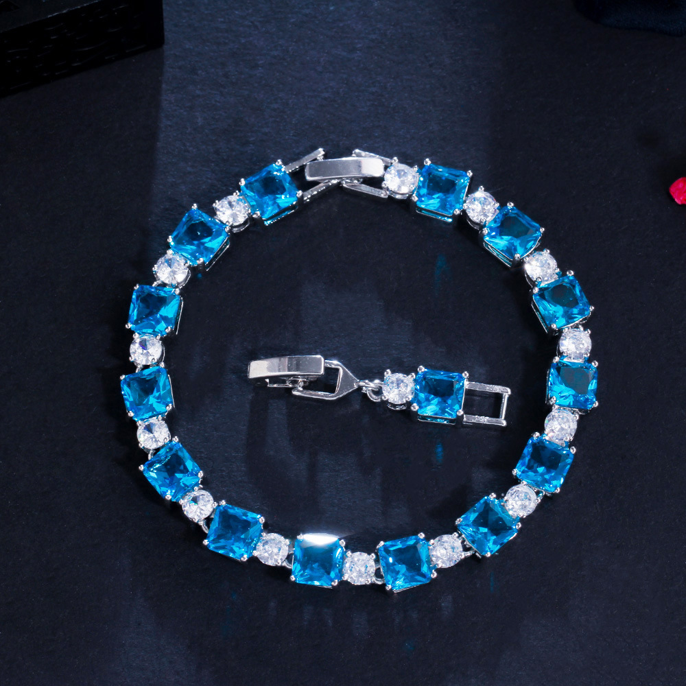 Wholesale Basic Modern Style Classic Style Geometric Brass Inlay Gold Plated Rhinestones Zircon Bracelets