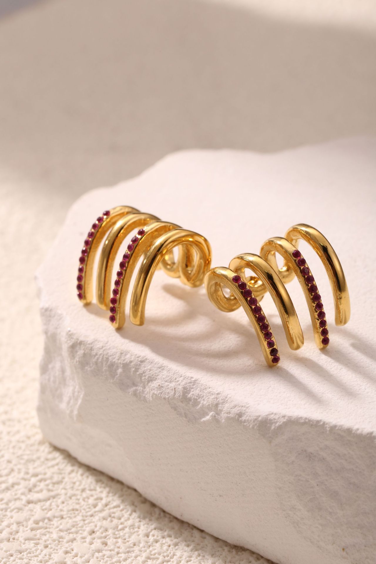 Retro Four-Claw Ear Row Stainless Steel Earrings For Women, Exquisite And Fashionable French Design, Irregular  Earrings