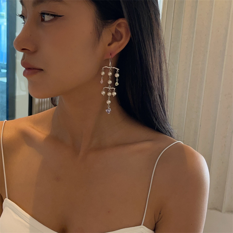 Elegant Long Pearl Tassel Earrings Luxury Sensation Unique Exaggerated Design Sweet Cool Style Women's Jewelry Accessories