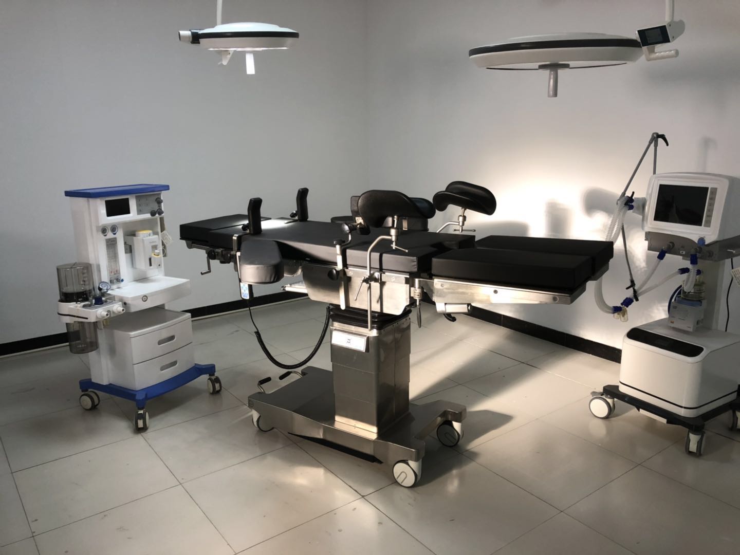 Electric Operating Table Comprehensive Surgical Table BXOT-005