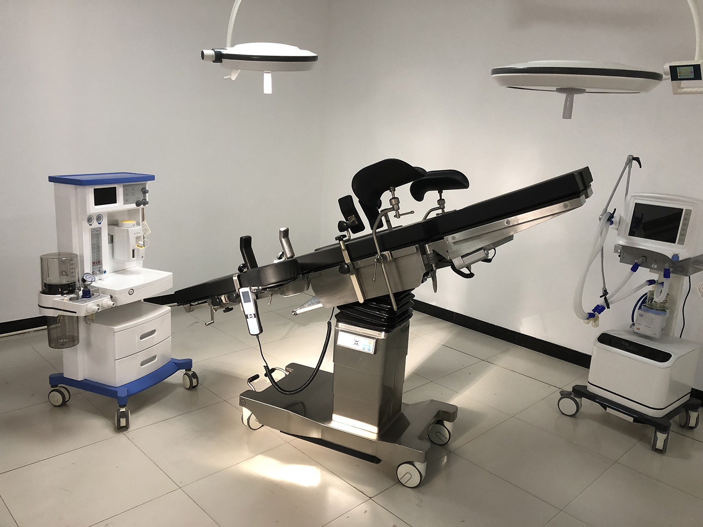 Electric Operating Table Comprehensive Surgical Table BXOT-005