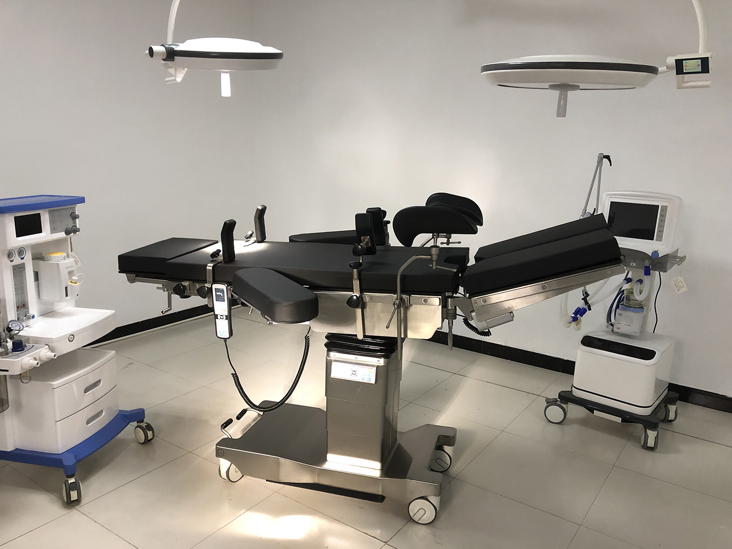 Electric Operating Table Comprehensive Surgical Table BXOT-005