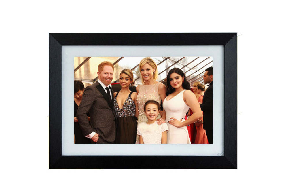 10 inch Smart Photo Frame Cloud Share Photo Auto Rotate Wall Mountable
