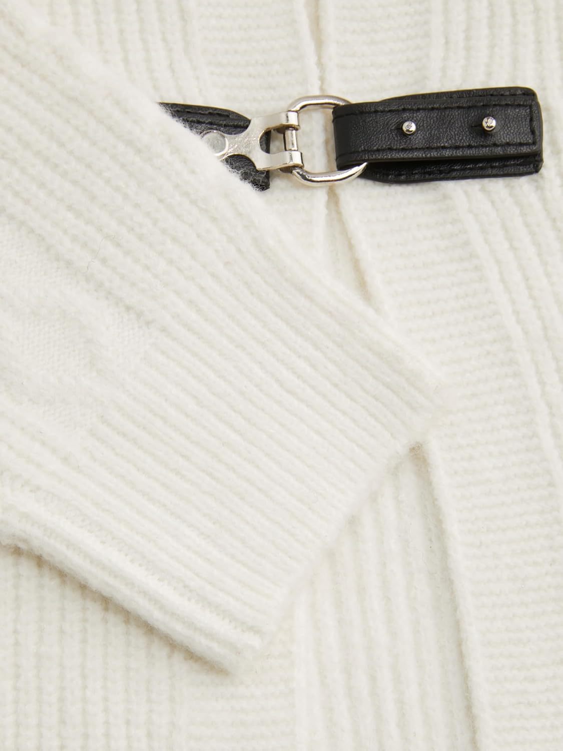 Women's Round Neck Buckle Knitted Cropped Open Front Long Sleeve Sweater Outerwear | Dacheng Clothing B2B Wholesale,Dacheng Garments,Women's Round Neck Buckle Knitted Cropped Open Front Long Sleeve Sweater Outerwear | Dacheng Clothing B2B Wholesale