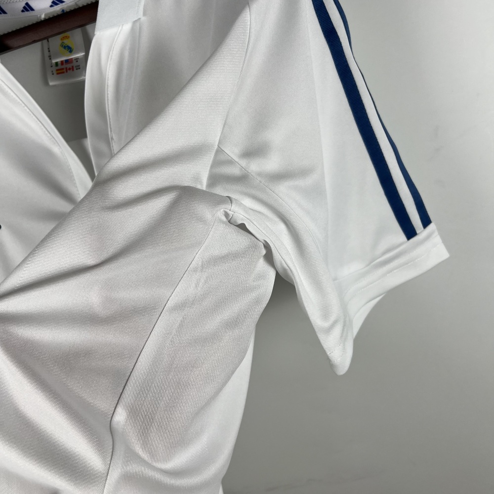 01-02Real Madrid home Retro jerseys