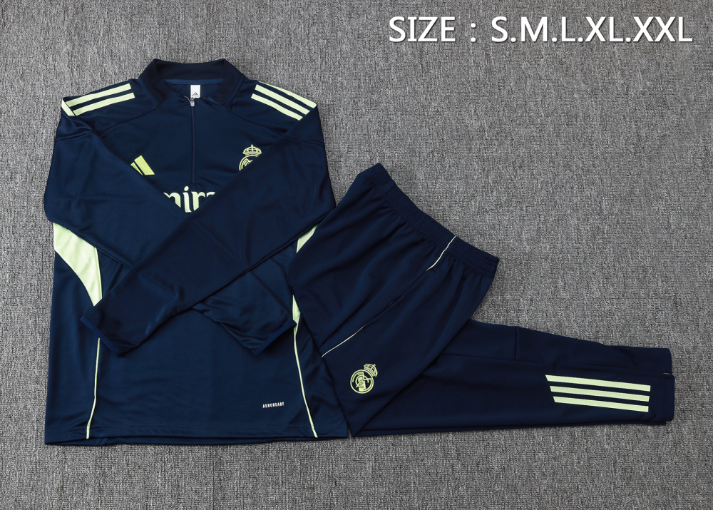 B2528 # _2526 Half Pull Real Madrid on Blue