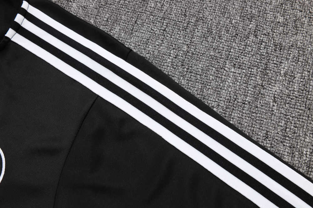 B2579 # _2526 Half Pull German Black