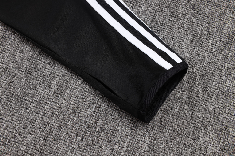 B2579 # _2526 Half Pull German Black