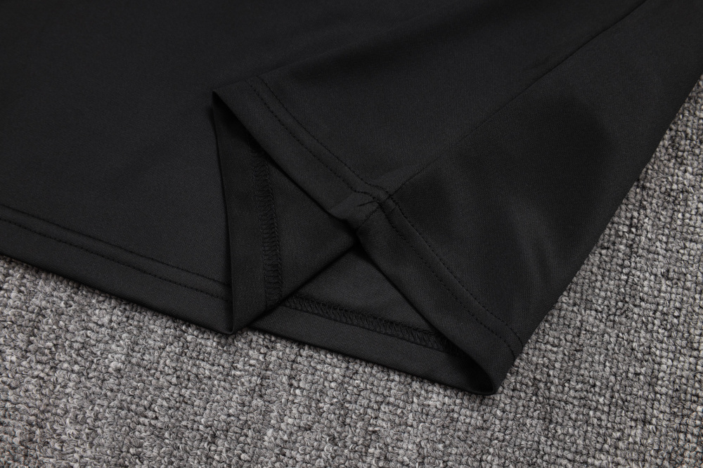 B2579 # _2526 Half Pull German Black