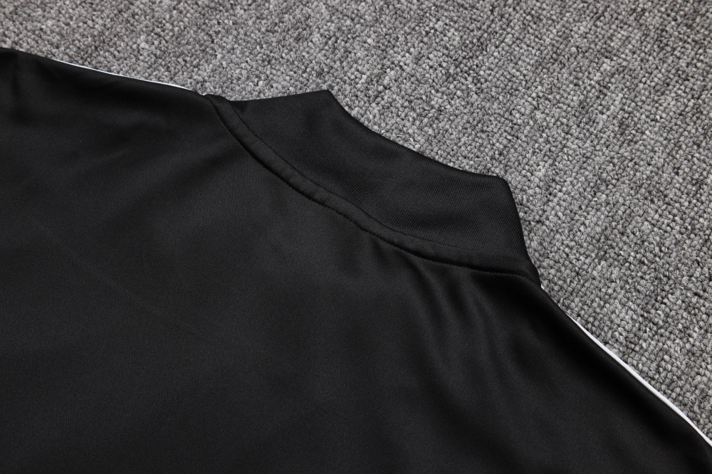 B2579 # _2526 Half Pull German Black