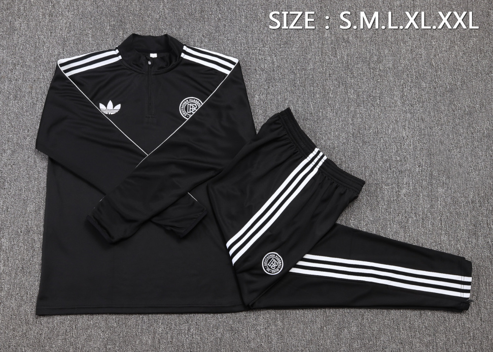 B2579 # _2526 Half Pull German Black