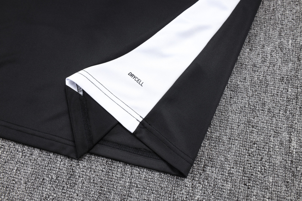 B2598 # _2526 Half Pull Crescent Black