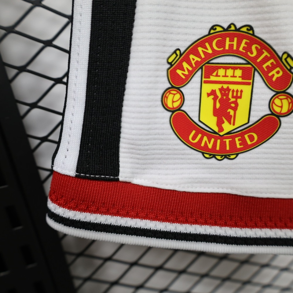 26-27 Manchester United two away Player version football  shorts （26-27曼联主场球员版裤子）