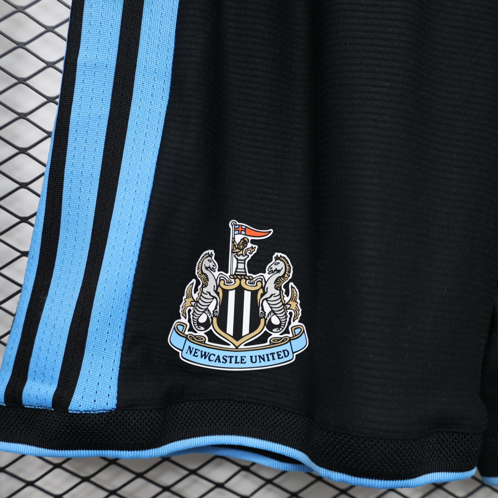 26-27 Newcastle home player version football  shorts （26-27纽卡斯主场球员版裤子）