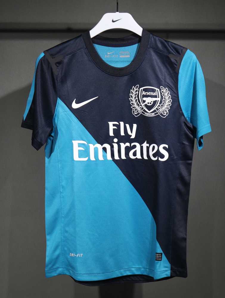 11-12 Arsenal away payer  Retro jerseys （11-12阿森纳客场复古球员版 ）