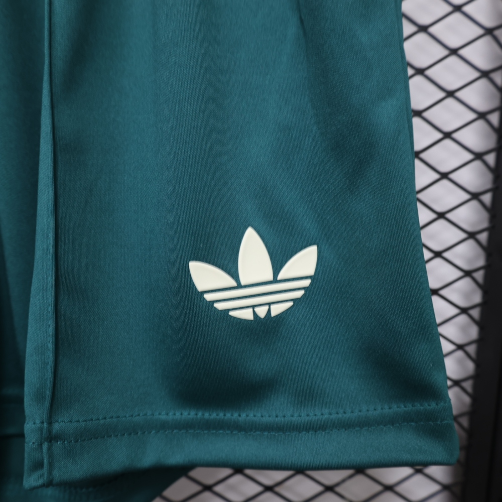 26--27 Real Madrid away  player version football  shorts （26-27皇马客场球员版裤子）