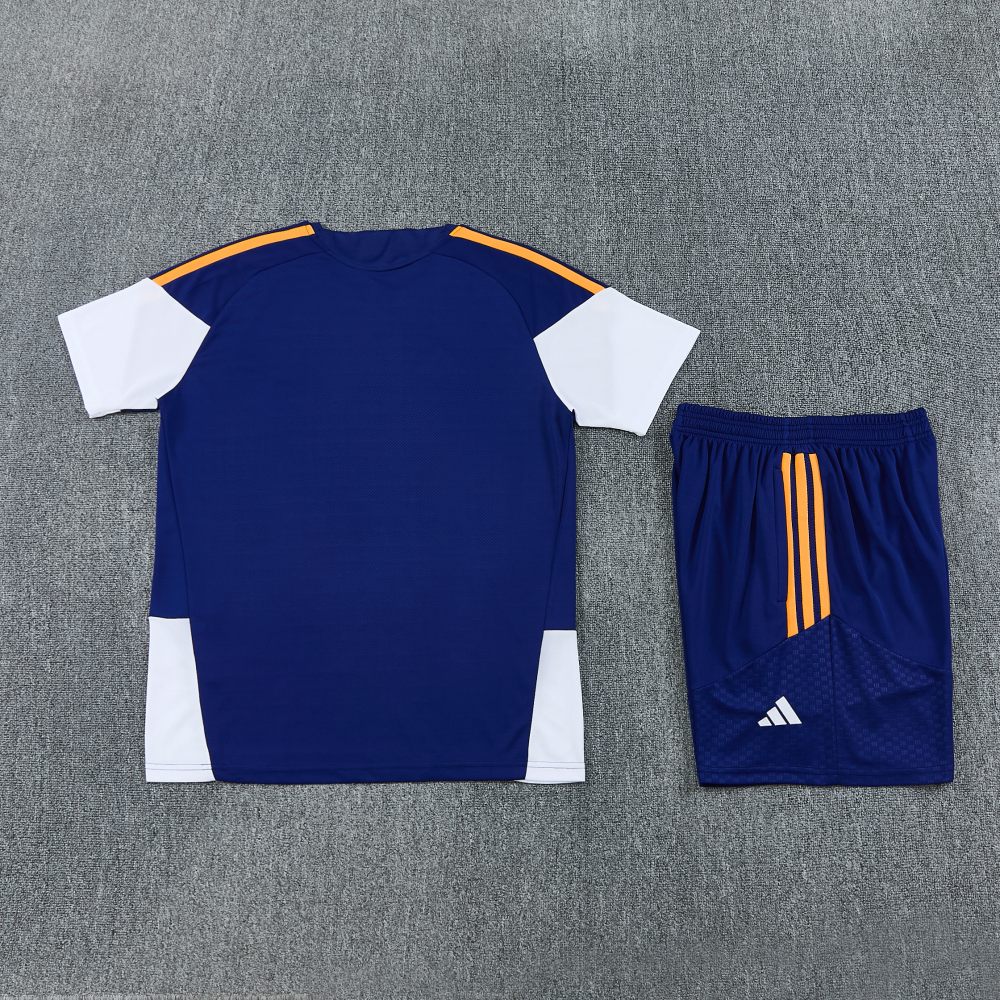 2627 Real Madrid short sleeved training uniform（短袖训练服）