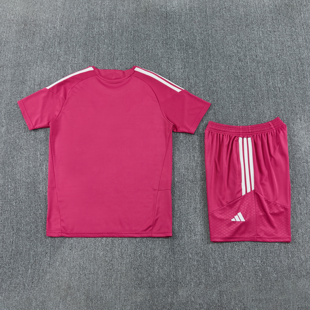 2627 Real Madrid short sleeved training uniform（短袖训练服）