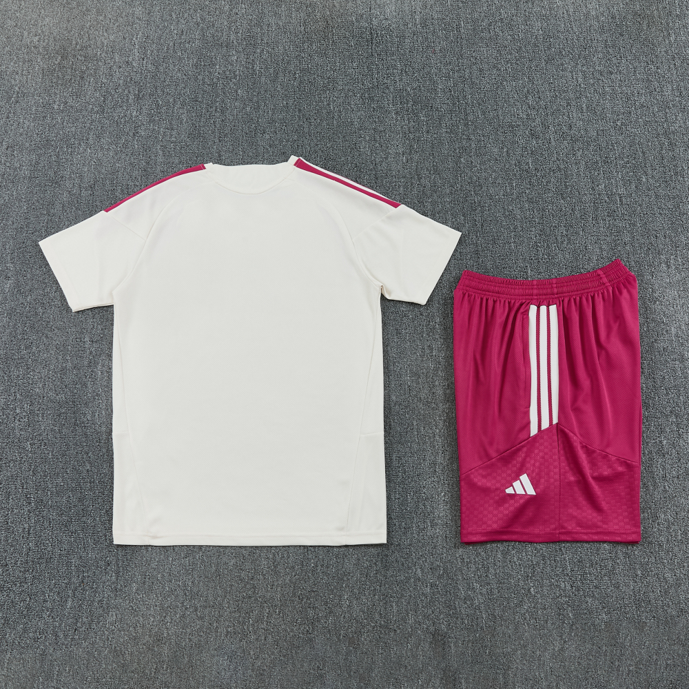 2627 Real Madrid short sleeved training uniform（短袖训练服）