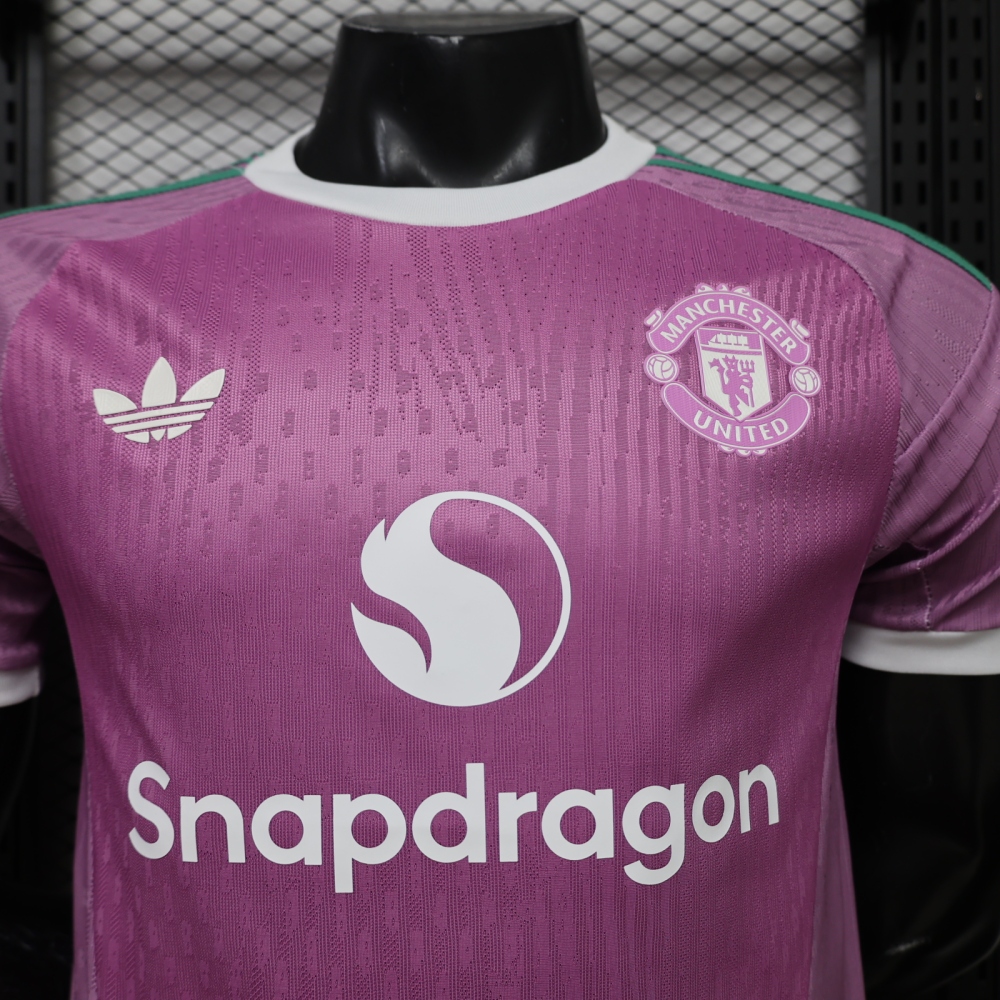 26-27 Manchester United goalkeeper jersey Player version（26-27曼联门将球衣紫色-球员版）