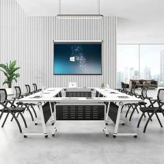 Zusammenklappbarer Konferenztisch