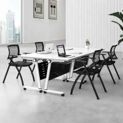 Zusammenklappbarer Konferenztisch