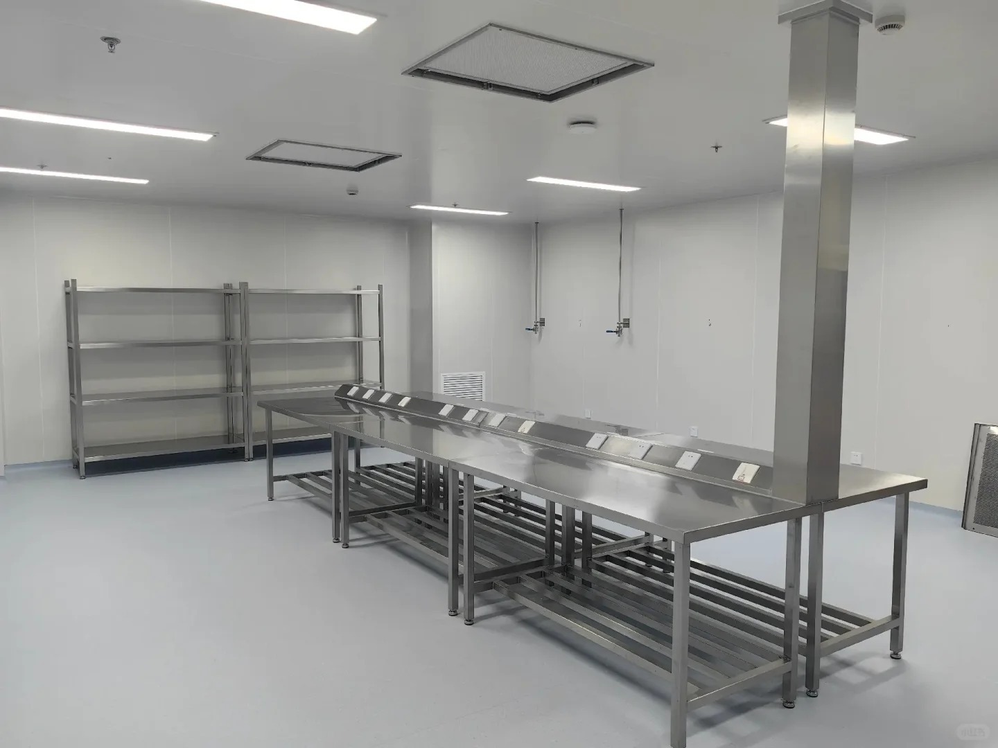 VitalLab White Chemical Laboratory Stainless Steel Furniture Bench Hospital Grade Modern Design Working Table Aseptic