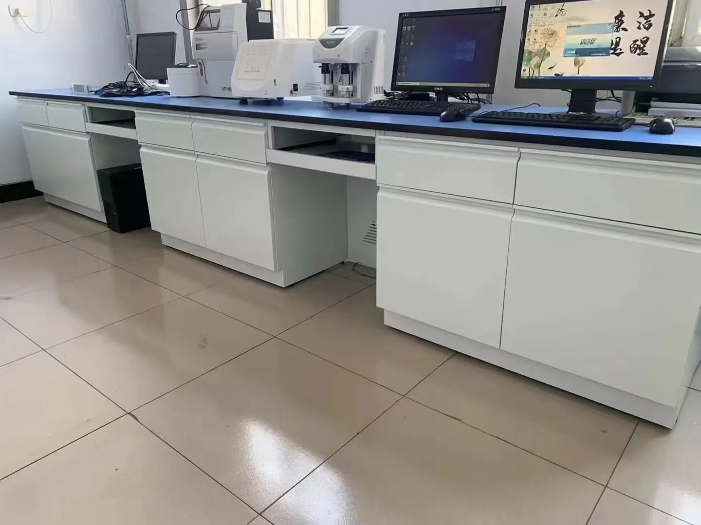High Quality Metal Laboratory Countertops & Lab Tables Steel Lab Benches with Strong Alkali Resistance Modern Design