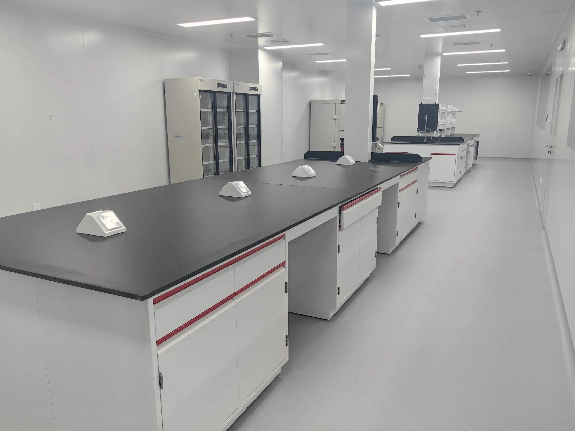 Morder Chemical Lab Island Bench With Water Sink Cabinet and Reagent Rack