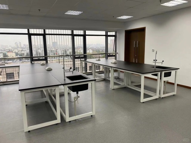 Cheap Price Simple Design Metal Lab Table with Water Sink Modern Mobile Iron Frame Easy Moving 2 Drawers