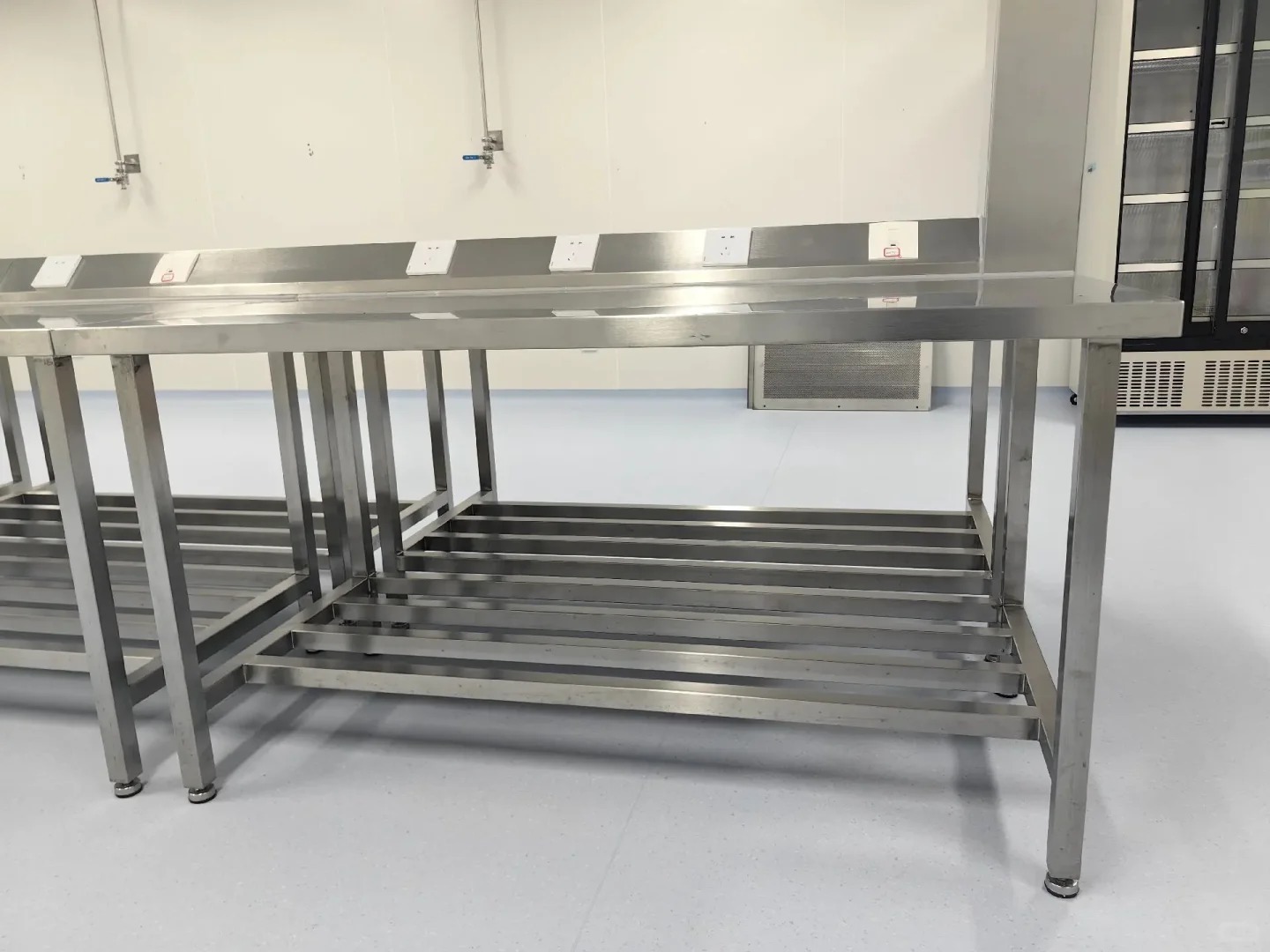VitalLab White Chemical Laboratory Stainless Steel Furniture Bench Hospital Grade Modern Design Working Table Aseptic
