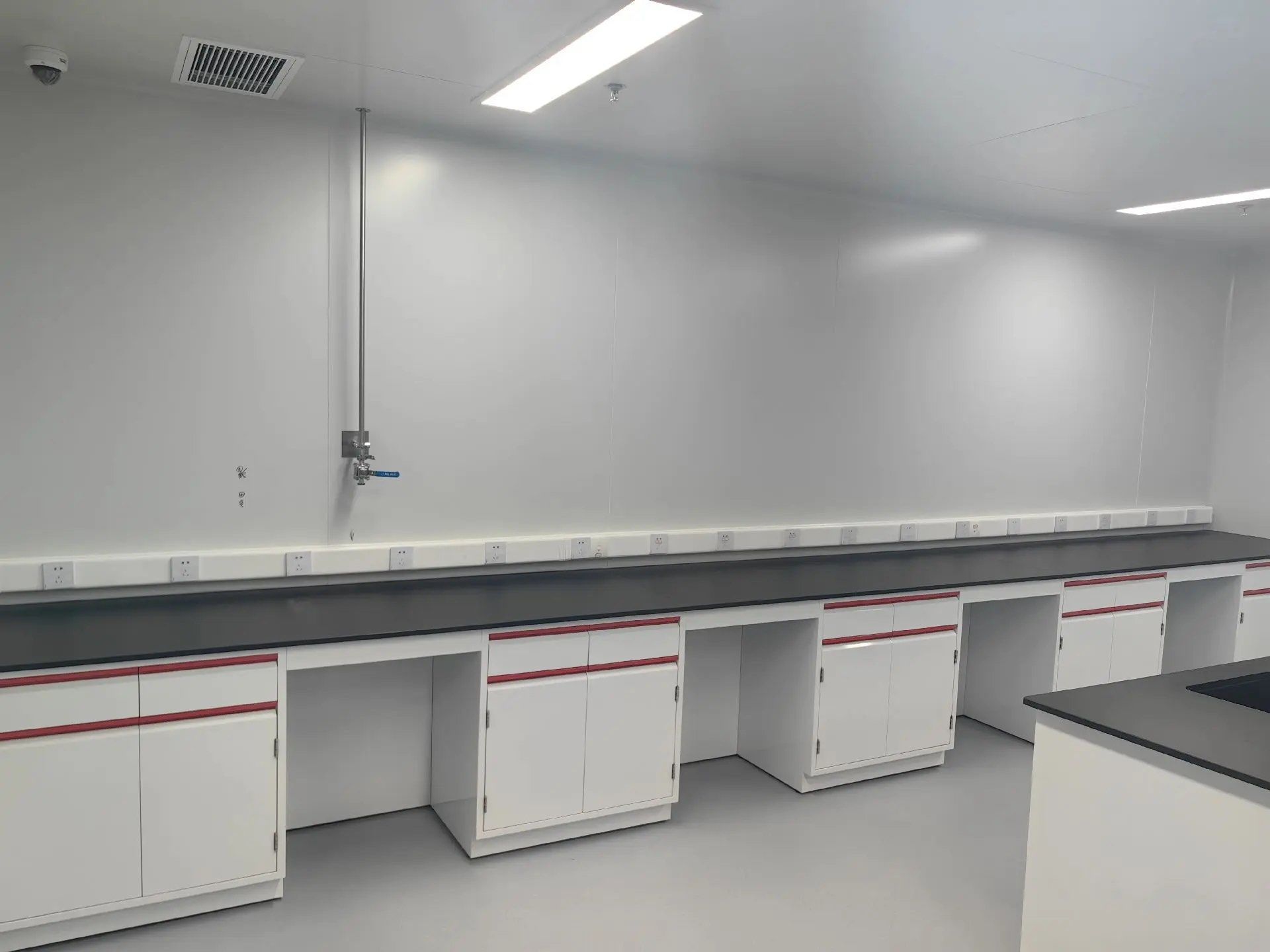 VitalLab All-Steel Laboratory Workbenches for Pharmaceutical Biology Clean Room Use Lab Island Bench