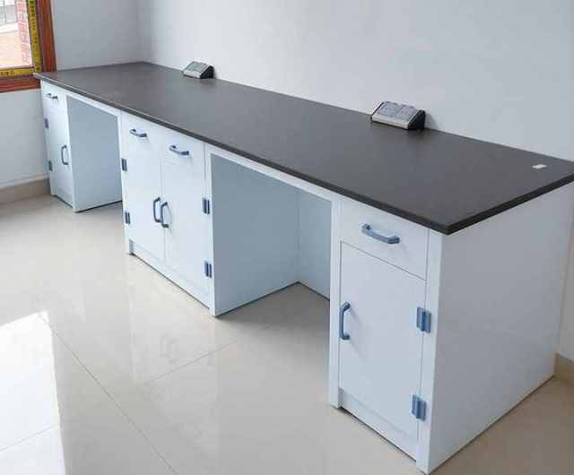 Modern Design Polypropylene Lab Bench with Reagent Shelf for Acid Alkali Resistance