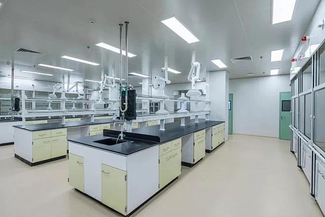 Hospital Laboratory Wall / Island Benches With Storage Cabinet and Water Sink