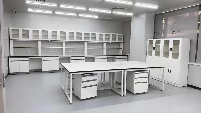 White Phenolic Resin Worktop Floor Standing Lab Bench Reagent Shelf Cabinet Metal Frame Modern Design 4 Drawers Water Laboratory