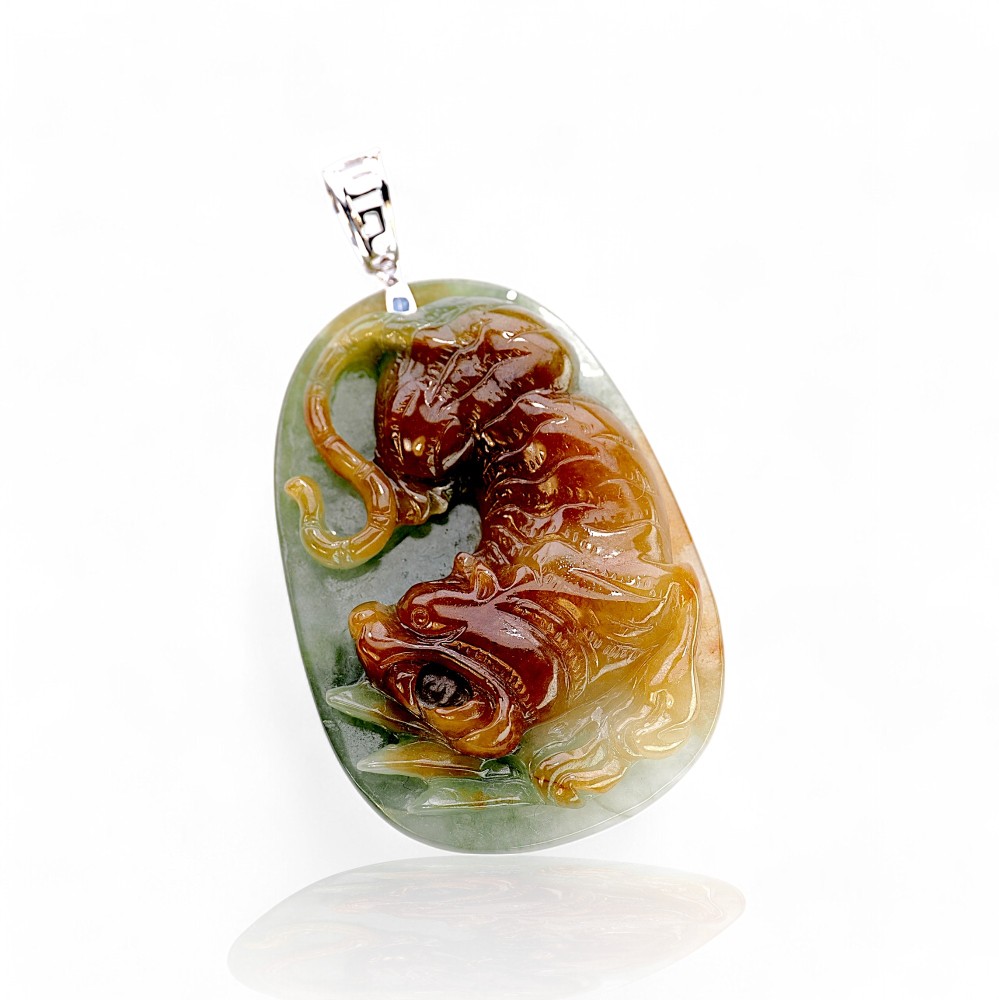 Masterpiece jade pendant 009
