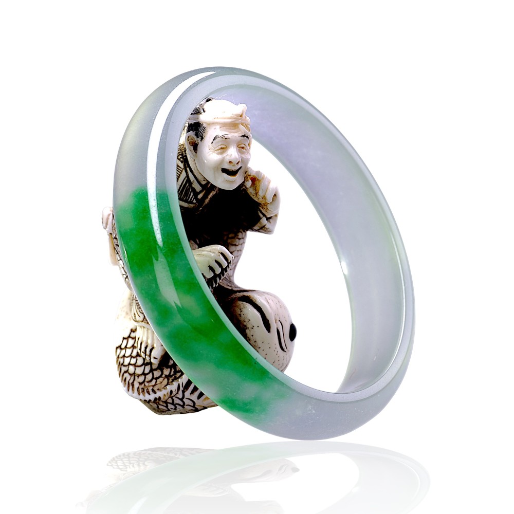 Solid Imperial Green Jade Bangle