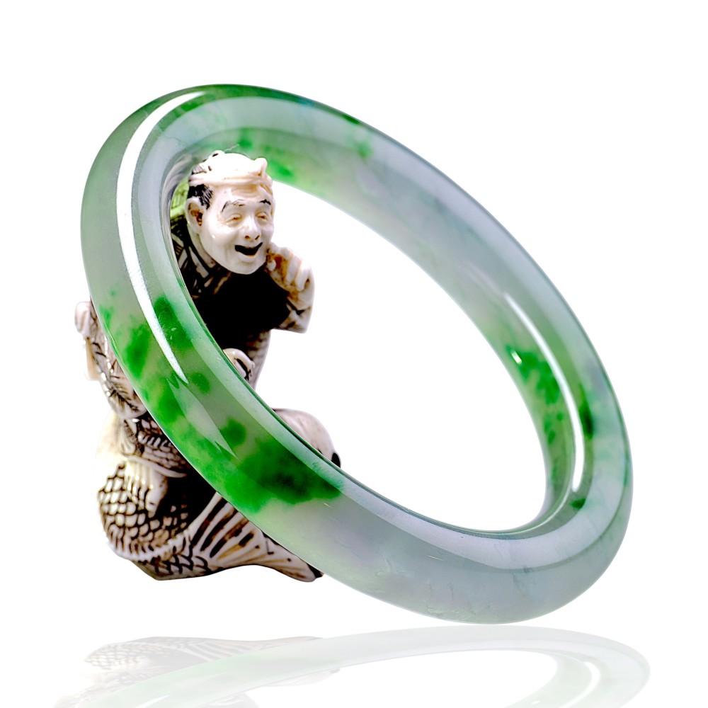 Solid Imperial Green Jade Bangle