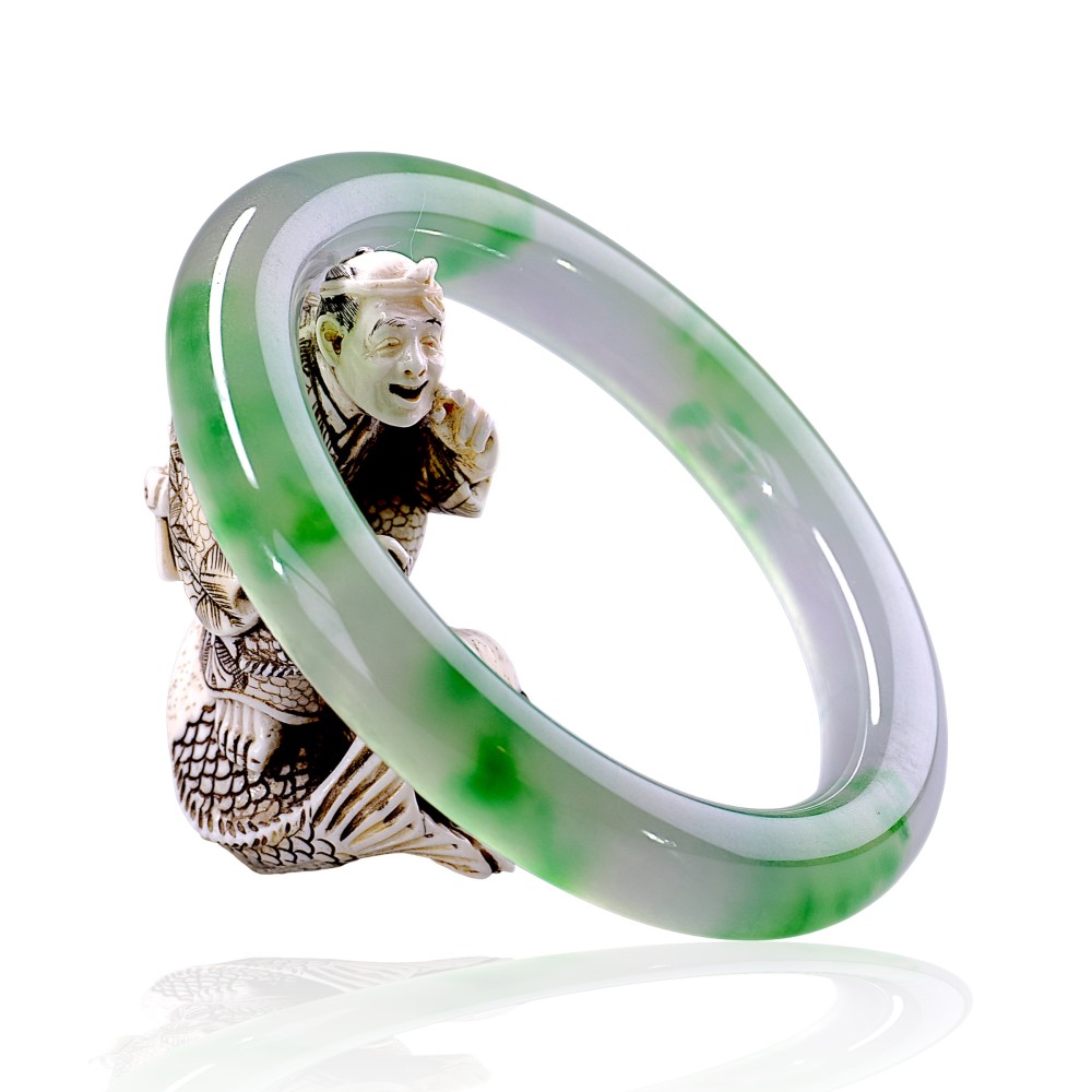Solid Imperial Green Jade Bangle