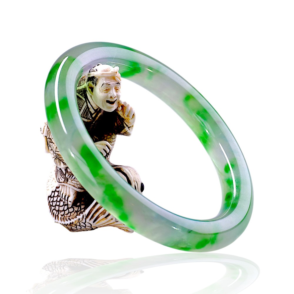 Solid Imperial Green Jade Bangle