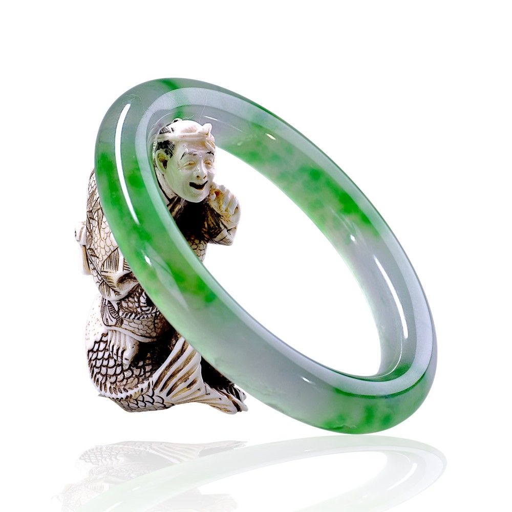 Solid Imperial Green Jade Bangle