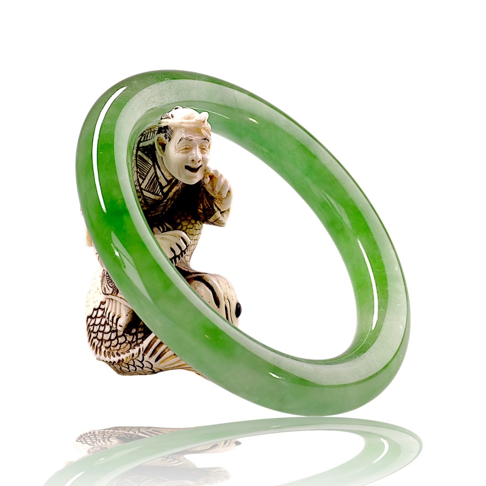 Solid Imperial Green Jade Bangle